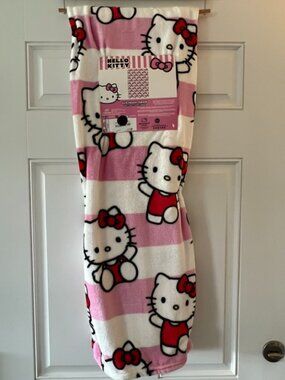 HELLO KITTY BLANKET